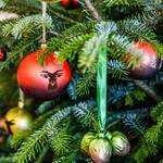 Křehká krása Vánoc: výstava tradičních českých ozdob