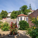 Hartigovská zahrada s Hudebním pavilonkem