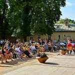 Koncert Hudby Hradní stráže v Královské zahradě