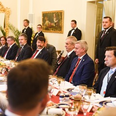 Setkání prezidentů zemí V4 na zámku v Lánech