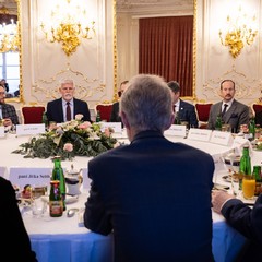 Prezident republiky přijal předsedu Senátu a senátory 