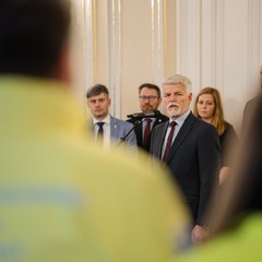 Prezident Pavel na Hradě přijal lékaře, policisty a hasiče, kteří zasahovali při střelbě na Filozofické fakultě UK 