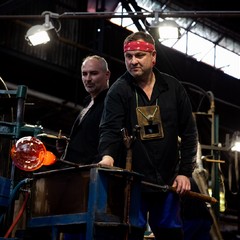 Návštěva sklárny Kavalierglass, a.s., Sázava, 7.3. 2024, foto: Zuzana Bönisch