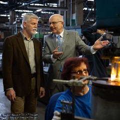Návštěva sklárny Kavalierglass, a.s., Sázava, 7.3. 2024, foto: Zuzana Bönisch