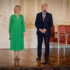 Prezident Petr Pavel s Evou Pavlovou přijali na Hradě devatenáct významných žen úspěšných ve svých oborech