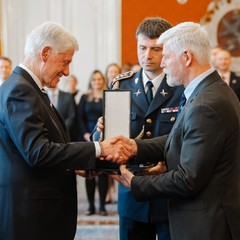 Prezident republiky udělil Billu Clintonovi řád T.G.M. I. třídy