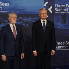 Oficiální přivítání prezidenta republiky na summitu iniciativy Trojmoří prezidentem Litevské republiky Gitanasem Nausėdou, 11.4.2024, foto: Tomáš Fongus