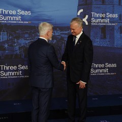 Oficiální přivítání prezidenta republiky na summitu iniciativy Trojmoří prezidentem Litevské republiky Gitanasem Nausėdou, 11.4.2024, foto: Tomáš Fongus