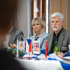 Návštěva prezidenta Petra Pavla a paní Evy Pavlové v Pardubickém kraji, oběd se starosty z Pardubického kraje, Králíky, 22.5.2024, foto: Tomáš Fongus 