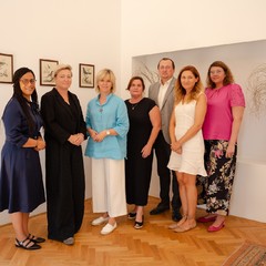Setkání se zástupci potravinové, oděvní a nábytkové banky, rezidence v Královské zahradě, Pražský hrad, 1.8.2024, foto: Tomáš Fongus