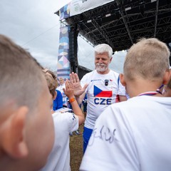 Prezident republiky a paní Eva Pavlová navštívili olympijský festival v Mostě, jezero Most, 2.8.2024, foto: Tomáš Fongus