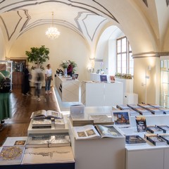 Pražský hrad otevřel nový obchod se suvenýry od českých designérů a výtvarníků